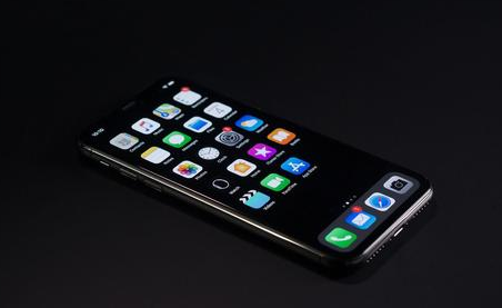 苹果手机iphone屏幕突然变暗的原因是什么 摩尔芯闻